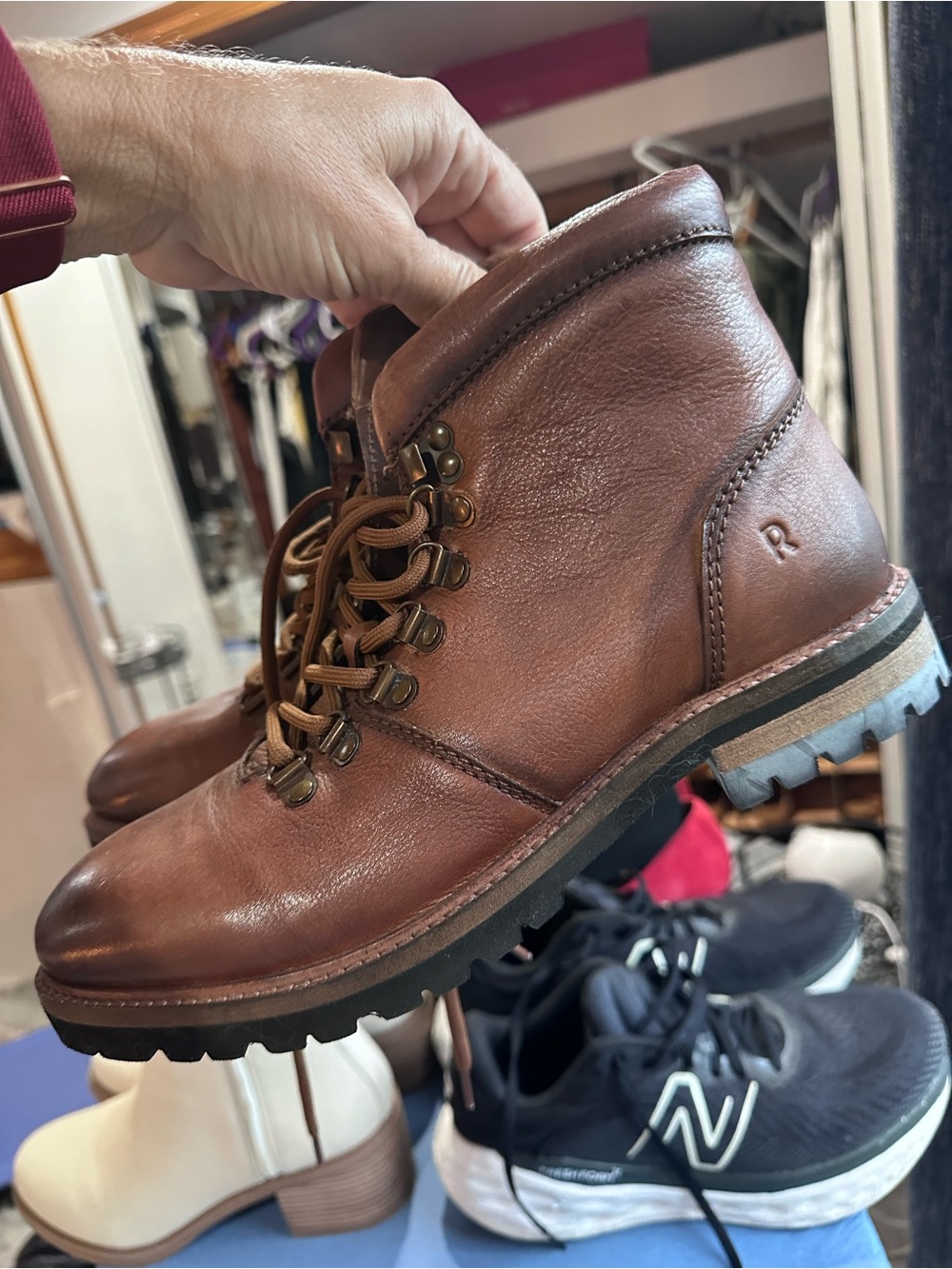 Men’s Leather Roan lace up boots size 9.5